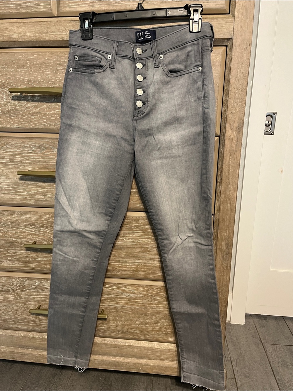 GAP Gray High-Rise Skinny Jeans with Button Fly Size6/28 Regular